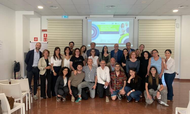 Comunicazione efficace tra operatori sanitari, pazienti e istituzioni
